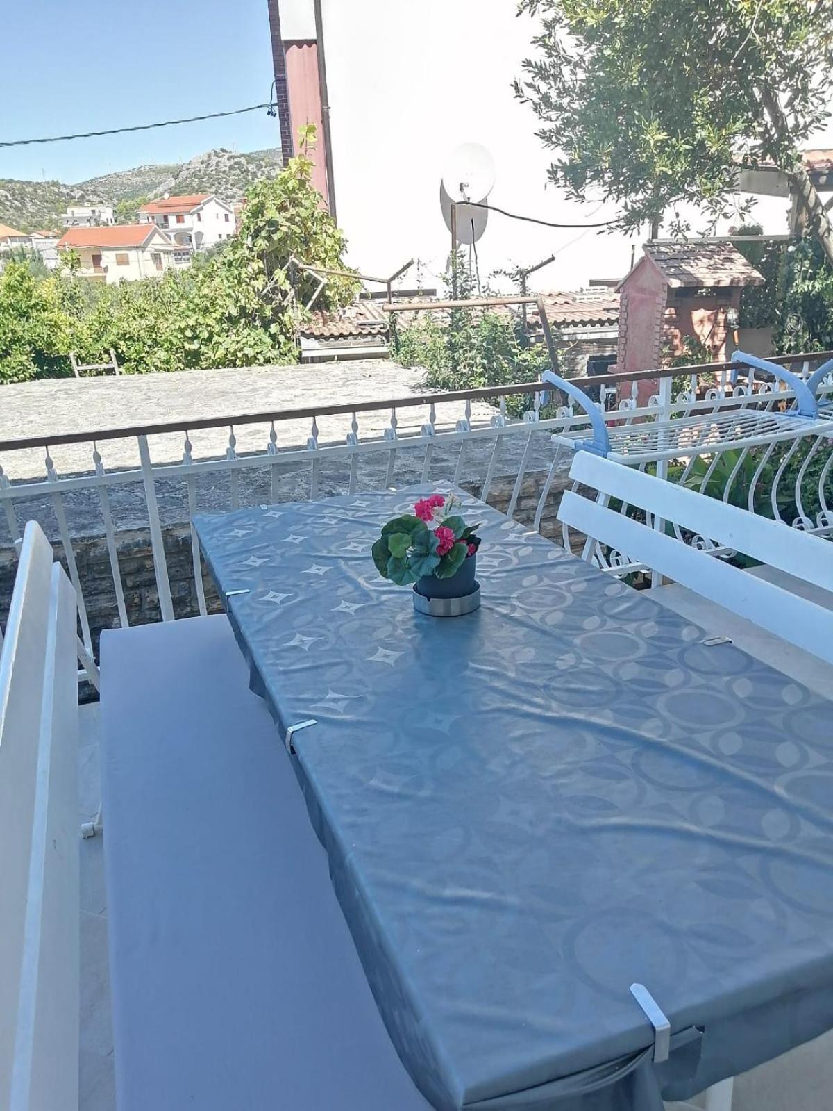 Apartments Kursan Seget Vranjica Ngoại thất bức ảnh